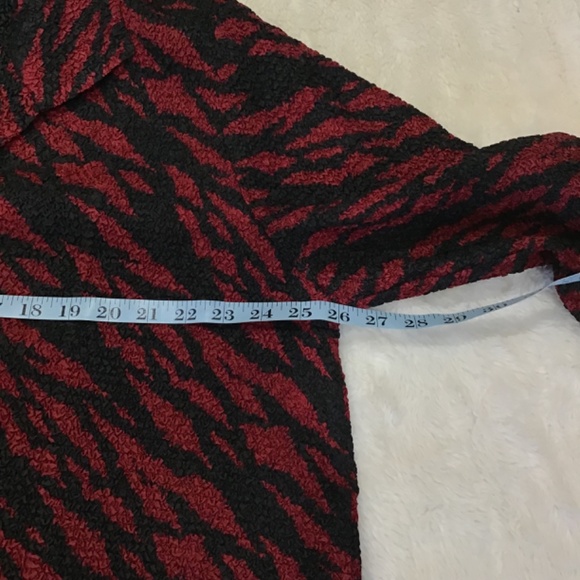 Chicos Travelers  Women Size 3 Jacket Cardigan Crinkled Red Black Tiger Stripe - Picture 11 of 13